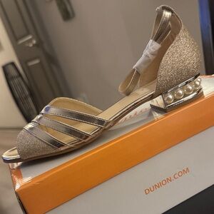 🔥Dunion "Alina" Gold Glitter Pearl Low Heel Sandal🔥NIB